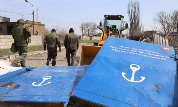 Milizie filorusse: &quot;Abbiamo conquistato il porto di Mariupol&quot;