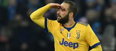 Higuain gela il San Paolo, Juve a meno uno dal Napoli