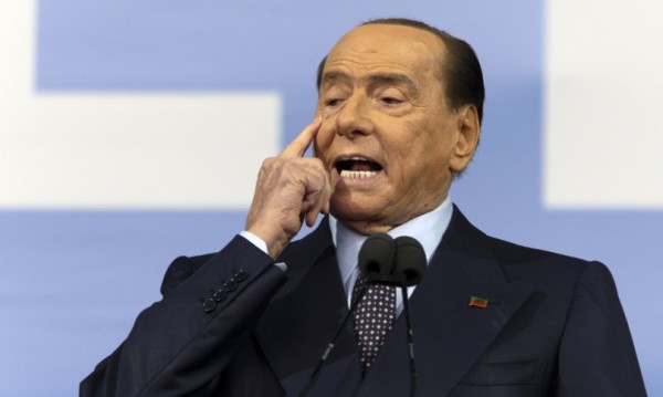 Berlusconi chiede &quot;pari trattamento con la Lega&quot;