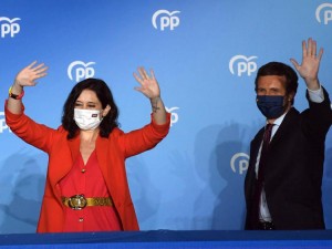 Elezioni a Madrid, vittoria schiacciante del Pp: Ayuso può governare da sola
