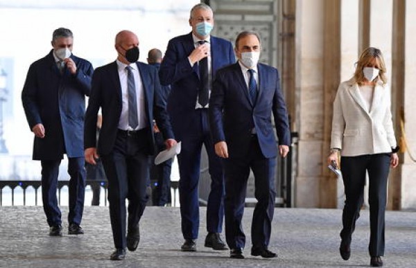 Secondo giorno di consultazioni. Europeisti: &#039;Noi per Conte&#039;