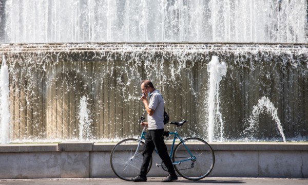 Caldo, afa a Milano