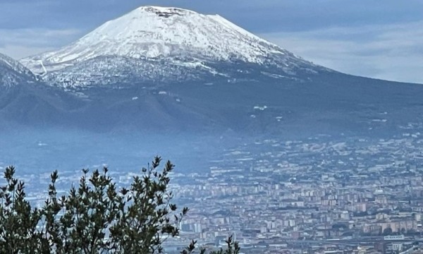 Neve sul Vesuvio