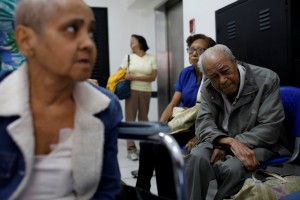 Denuncian que no hay insumos en Caracas para dializar a pacientes