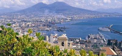 Diócesis de Nápoles donará casas a las familias pobres que las habitan