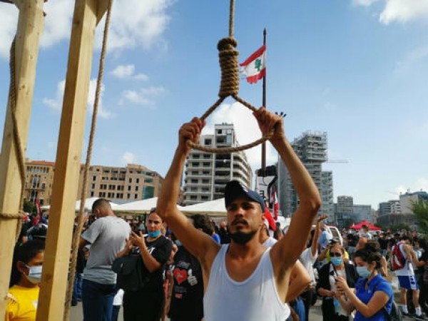 Alta tensione in Libano a Beirut : Assalito ministero esteri Premier Diab parlerà in tv