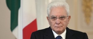 La giacchetta strappata del presidente Mattarella