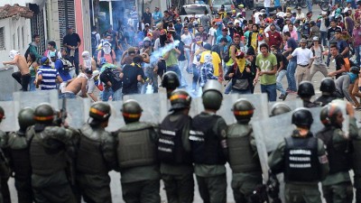 Venezuela: Anti-government protests turn violent