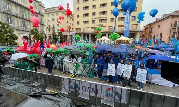 Primo Maggio sotto la pioggia. Sindacati in piazza a Potenza