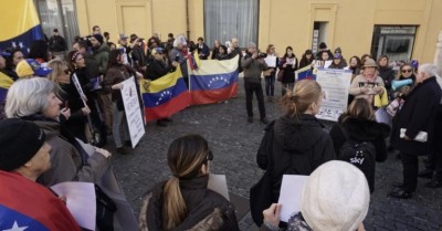 Venezolanos exigieron en Roma que Italia reconozca a Juan Guaidó como presidente