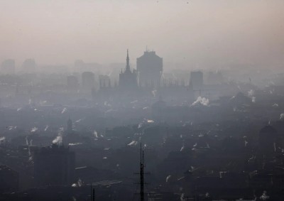 Smog oltre i limiti in Lombardia, scattano le limitazioni a Milano e in 8 province