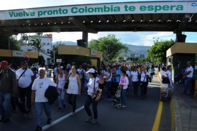 Unos 50.000 venezolanos cruzan a Colombia para adquirir productos de primera necesidad
