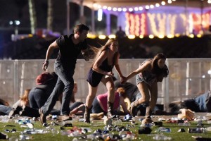 Spari a Las Vegas, è strage al concerto: 50 morti oltre 200 feriti