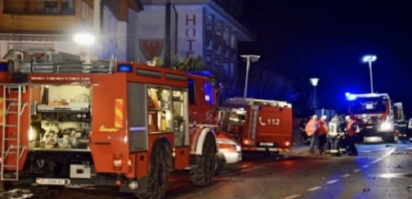 Incidente stradale a Bolzano, auto contro un gruppo di giovani turisti tedeschi: sei morti e undici feriti