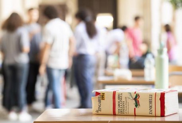 Maturità: Azzolina firma ordinanza, i componenti saranno interni