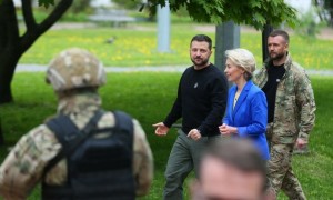 La presidente della Commissione europea, Ursula von der Leyen,con il presidente ucraino, Volodymyr Zelensky