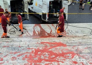 Denunciate le attiviste che hanno imbrattato Trinità dei Monti
