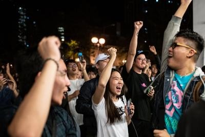 Hong Kong, trionfa fronte anti governativo Ai democratici il 90% dei seggi