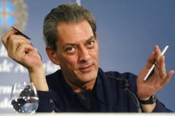 Paul Auster, poliedrico scrittore e regista americano che è stato uno dei grandi cantori di New York