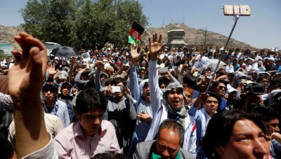 Al menos 60 muertos y 200 heridos en un atentando en una manifestación en Kabul