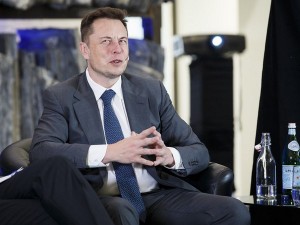 Per Elon Musk (Tesla) è arrivato il momento di temere i robot
