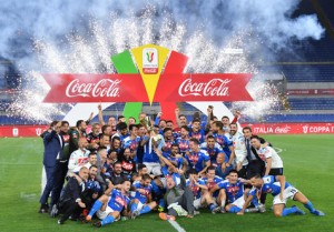 Napoli grita campeón Venció 4-2 a Juventus en final de Copa Italia