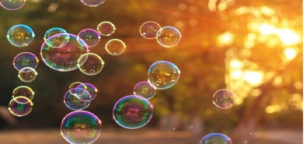 Bolle di sapone killer, Ministero Salute lancia l’allarme per rischio microbiologico