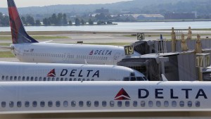 Delta cancels 530 flights as it recovers from major glitch