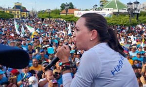 María Corina Machado leader dell&#039;opposizione interdetta ai pubblici uffici per 15 anni il 2 Luglio 2023 da Maduro