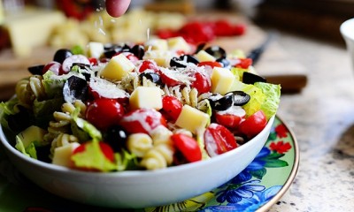 Ensalada de pasta estilo italiana, la querrás hacer siempre