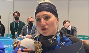 Francesca Lollobrigida medaglia d&#039;Argento nei 3000 metri del pattinaggio di velocità  Prima medaglia dell&#039;Italia alle Olimpia di Pechino 2022
