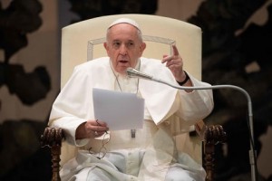 Il Papa, sì a una legge sulle unioni civili per le coppie gay