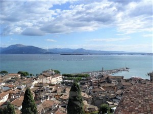 Le perle del Garda e il profondo azzurro del lago di Catullo