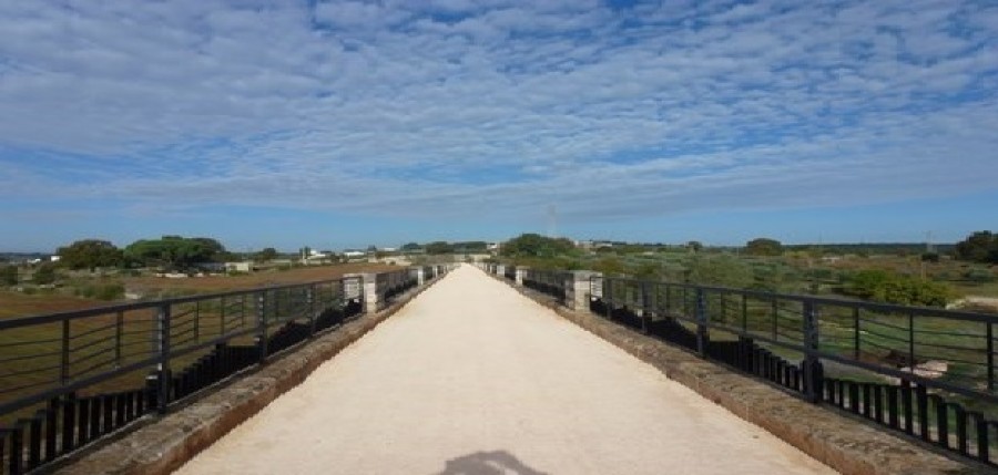 La ciclovia lungo il canale principale dell&#039;Acquedotto Pugliese: completati i lavori di un ulteriore tratto