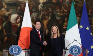 Giorgia Meloni, Fumio Kishida