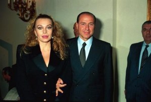 Mentre si discute su niente assegno per il coniuge divorziato, Berlusconi paga 2 milioni all&#039;ex coniuge