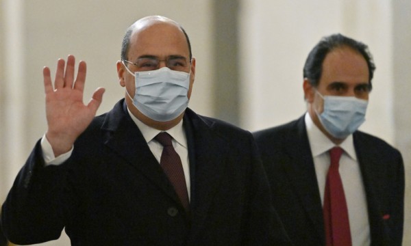 Dimissioni, la malattia del Pd