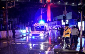 Al menos 39 muertos y varios heridos tras ataque en club nocturno en Estambul