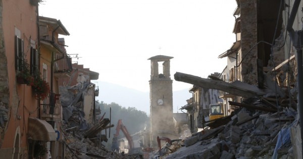 Terremoto, i morti sono 278. Suolo giù di 20 cm ad Accumoli oggi ad Ascoli Piceno i funerali delle prime vittime