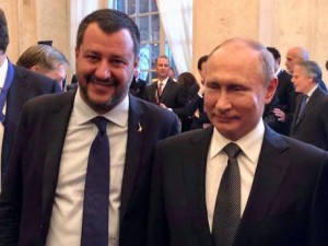 Il vicepremier e ministro dell&#039;Interno, Matteo Salvini, con il presidente russo Vladimir Putin in una immagine pubblicata sul suo profilo Twitter, 04 luglio 2019