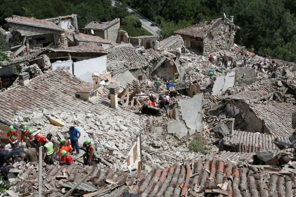 Horror y muerte al menos 63 muertos causó fuerte sismo en el centro de Italia