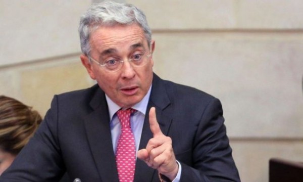 Álvaro Uribe  expresidente colombiano