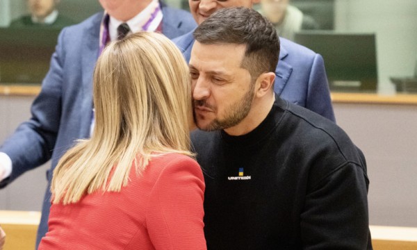 Zelensky a Bruxelles: &quot;Kiev appartiene all&#039;Ue&quot;. Incontro con Meloni