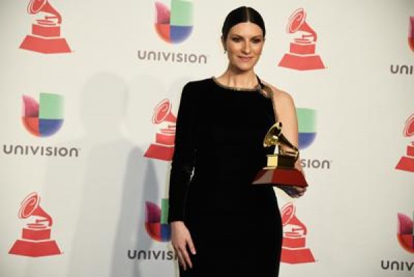 Laura Pausini trionfa ai Latin Grammy con &#039;Hazte sentir&#039; , il miglior album vocale pop tradizionale