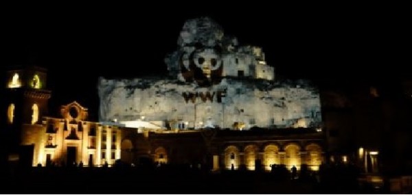 EARTH HOUR, WWF: milioni di persone in una delle più grandi mobilitazioni virtuali per l’ambiente