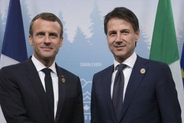 Scontro Italia-Francia, Macron non si scusa: &quot;Non posso dare ragione a chi provoca&quot;. Conte orientato a rinviare la visita a Parigi