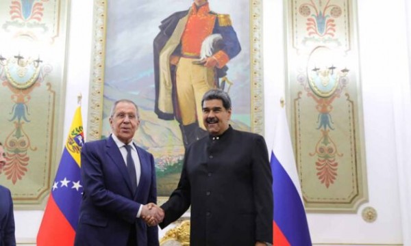 El presidente de Venezuela, Nicolás Maduro, se reunió este lunes con el canciller de Rusia, Serguéi Lavrov, en el Palacio de Miraflores en Caracas.