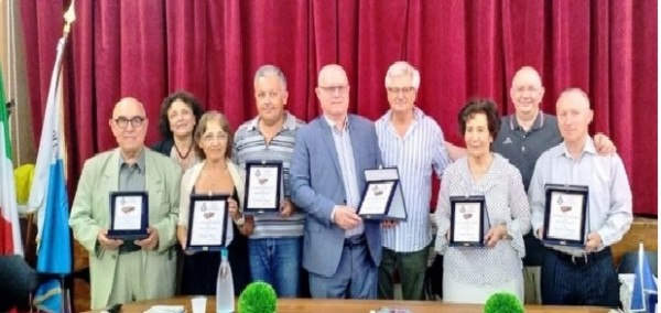 Castel del Monte: conferita ad insigni personalità “La valigia di cartone”