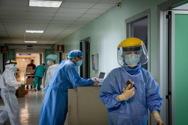Coronavirus in Italia 4.257 casi e 53 morti, il tasso di positività sale al 3,9%:bollettino del 30 agosto