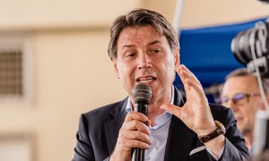 Conte: &quot;Risposte chiare o via dal governo&quot;, ma tra i pentastellati non mancano critiche sulla linea